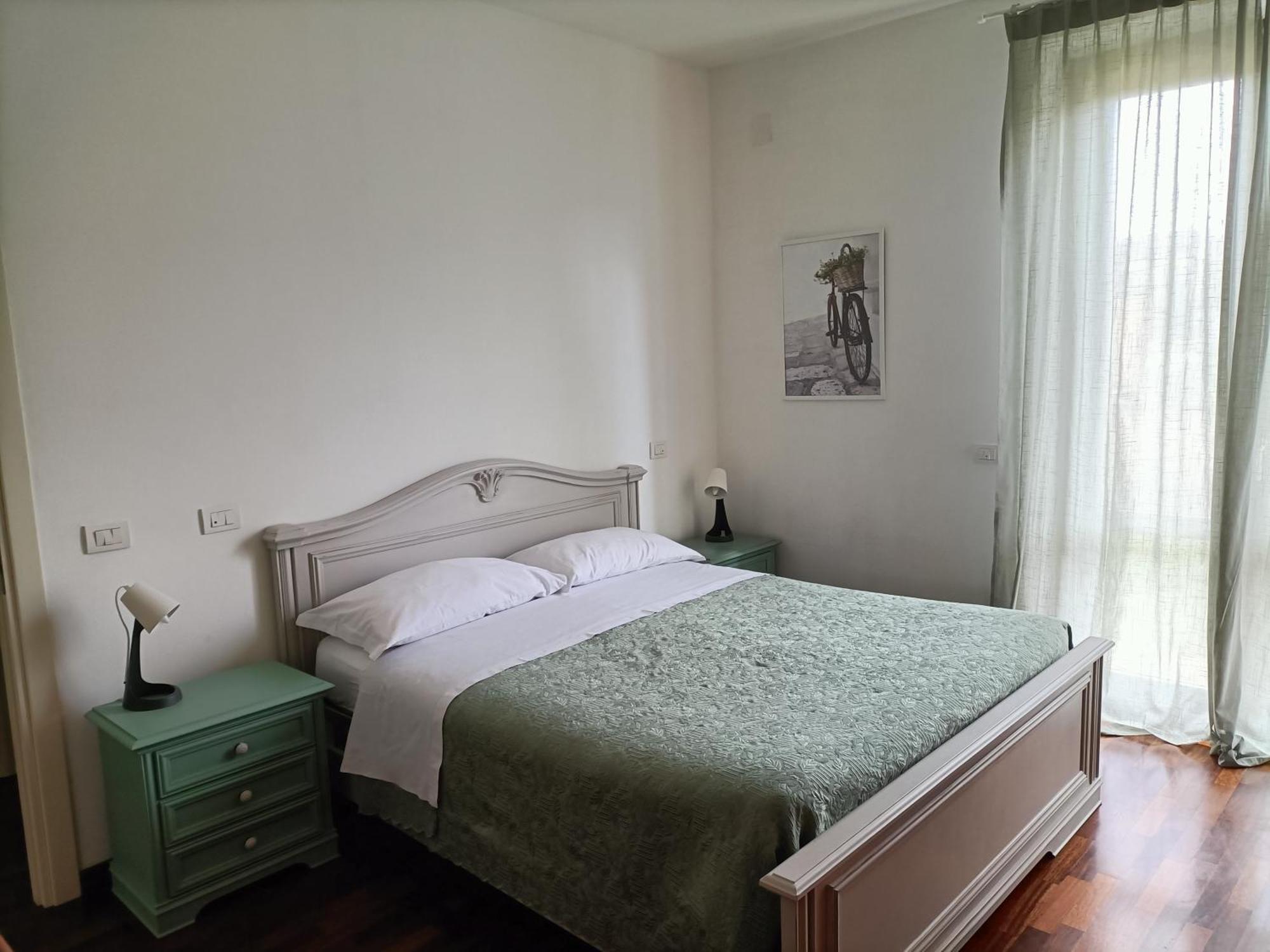 Casa Emilia - Appartamento Per Vacanze - Фолиньо Экстерьер фото